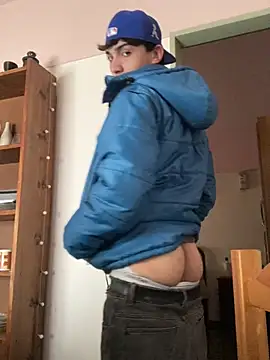 Lucasss2204 online show from June 2, 3:36 pm