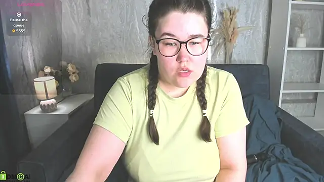 Miss Triss online show from August 4, 8:28 am