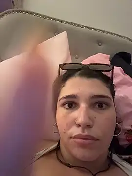 Snapshot of blushbunnyyyy chatting on March 8, 12:19 am blushbunnyyyy online show from March 8, 12:19 am