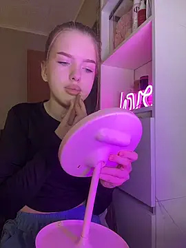 Snapshot of KayShaw chatting on March 7, 2:52 am KayShaw online show from March 7, 2:52 am