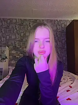 Snapshot of KayShaw chatting on March 24, 1:43 am KayShaw online show from March 24, 1:43 am