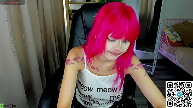 Snapshot of Necucuby chatting on August 1, 12:32 am Necucuby online show from August 1, 12:32 am