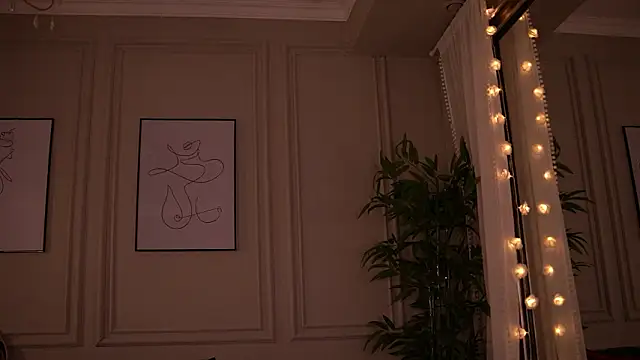 Snapshot of RebbecaRey chatting on March 23, 7:51 pm RebbecaRey online show from March 23, 7:51 pm