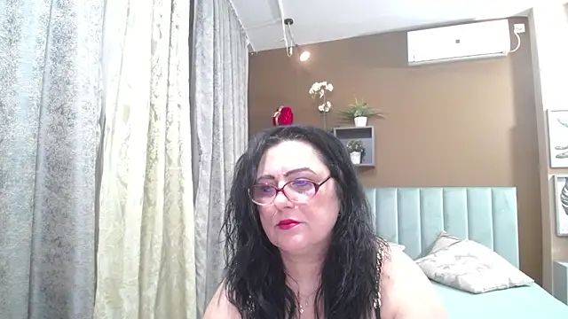 Snapshot of ValerieSmiths chatting on March 8, 7:45 am ValerieSmiths online show from March 8, 7:45 am