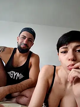 Snapshot of Rox_rouge chatting on March 23, 7:12 am Rox rouge online show from March 23, 7:12 am