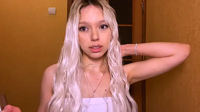 Snapshot of YawingSanguine chatting on March 14, 7:08 pm YawingSanguine online show from March 14, 7:08 pm