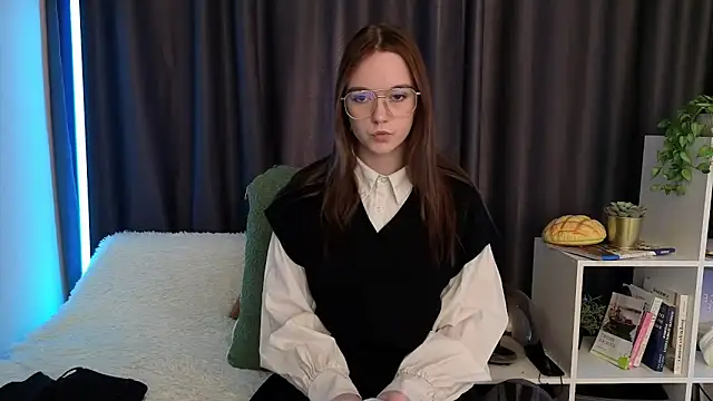 SunyLily online show from March 20, 6:18 am