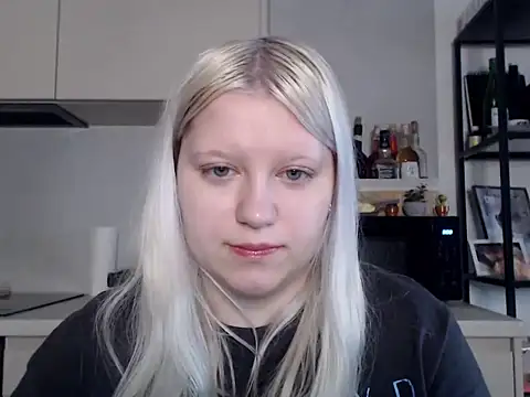 Snapshot of LenaSecret19 chatting on April 15, 5:47 am LenaSecret19 online show from April 15, 5:47 am