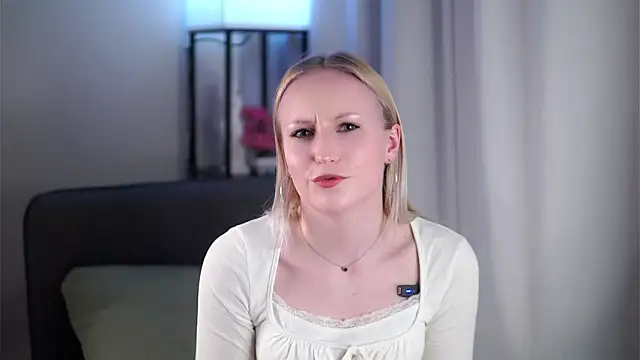 Snapshot of CatarinaGulla chatting on March 23, 1:04 pm CatarinaGulla online show from March 23, 1:04 pm