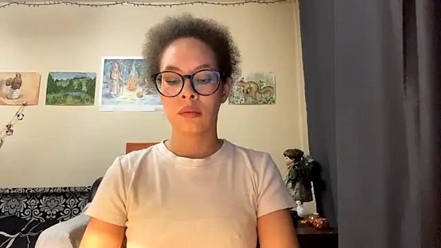 Snapshot of Selena_blom chatting on March 4, 1:17 pm Selena blom online show from March 4, 1:17 pm