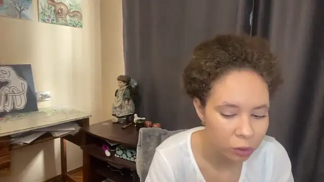 Snapshot of Selena_blom chatting on March 22, 8:07 am Selena blom online show from March 22, 8:07 am