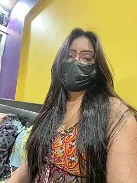 Snapshot of nikki_catz chatting on April 29, 1:37 pm nikki catz online show from April 29, 1:37 pm