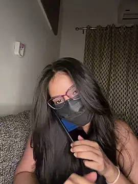 Snapshot of nikki_catz chatting on May 9, 4:23 pm nikki catz online show from May 9, 4:23 pm