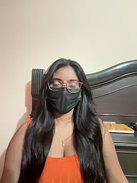 Snapshot of nikki_catz chatting on June 28, 4:35 pm nikki catz online show from June 28, 4:35 pm