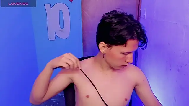 Snapshot of SanjiI_777 chatting on March 20, 12:32 pm SanjiI 777 online show from March 20, 12:32 pm