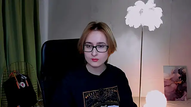 Snapshot of LixeLuna chatting on March 10, 6:29 am LixeLuna online show from March 10, 6:29 am