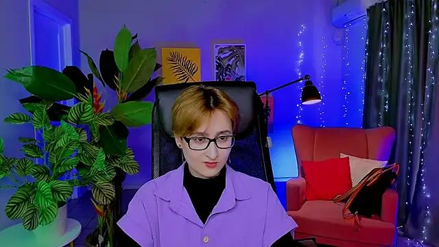 Snapshot of LixeLuna chatting on March 23, 6:17 am LixeLuna online show from March 23, 6:17 am