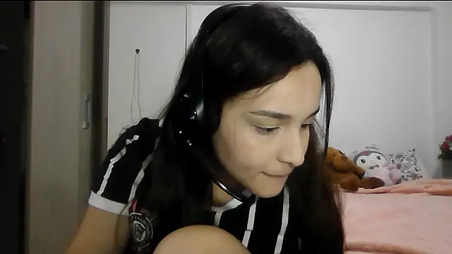 Snapshot of Willowlk chatting on March 14, 5:18 pm Willowlk online show from March 14, 5:18 pm