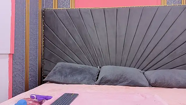 Snapshot of Kaely-Hot- chatting on March 30, 2:18 pm Kaely-Hot- online show from March 30, 2:18 pm