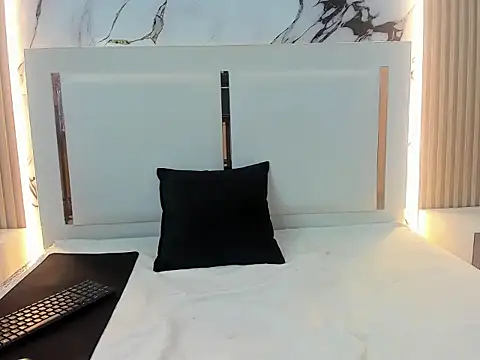 AmberHotL online show from March 18, 2:53 pm