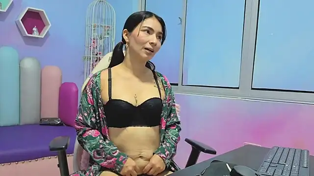 Snapshot of LESLY_PALMEER chatting on March 13, 3:46 am LESLY PALMEER online show from March 13, 3:46 am