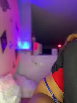 Snapshot of Ame_Desire chatting on March 17, 11:41 pm Ame Desire online show from March 17, 11:41 pm