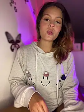 Snapshot of Ame_Desire chatting on March 21, 11:41 pm Ame Desire online show from March 21, 11:41 pm