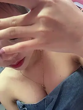 hot-cumplay online show from June 17, 9:34 am