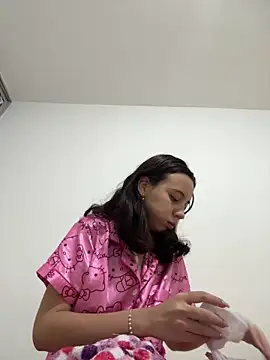 Snapshot of Nicole_Cute04 chatting on July 1, 4:25 am Nicole Cute04 online show from July 1, 4:25 am