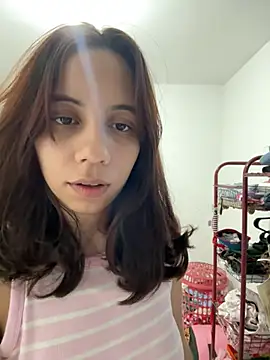 Snapshot of Nicole_Cute04 chatting on July 6, 4:31 am Nicole Cute04 online show from July 6, 4:31 am