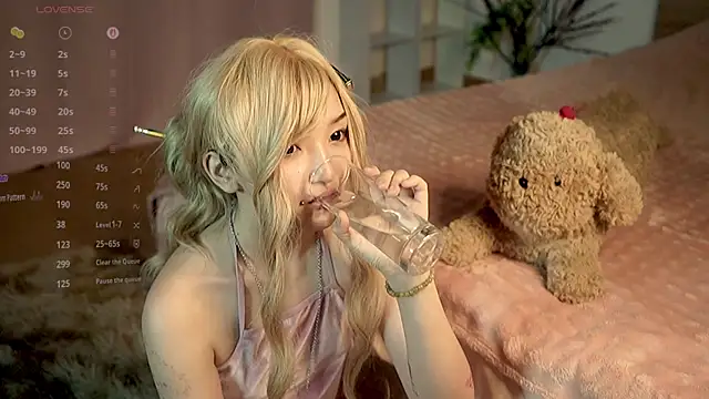 Linhmew online show from June 16, 9:06 pm