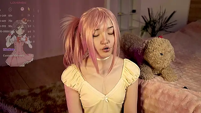 Linhmew online show from July 3, 9:32 pm