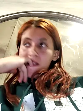 Snapshot of Sasha_Red_ chatting on March 5, 3:35 am Sasha Red online show from March 5, 3:35 am