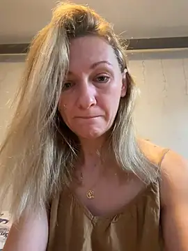 Snapshot of Secret_Ladyx chatting on March 28, 5:40 am Secret Ladyx online show from March 28, 5:40 am