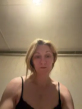 Snapshot of Secret_Ladyx chatting on March 28, 8:30 pm Secret Ladyx online show from March 28, 8:30 pm
