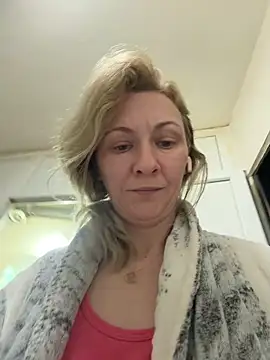 Snapshot of Secret_Ladyx chatting on April 24, 2:47 am Secret Ladyx online show from April 24, 2:47 am
