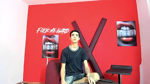 Snapshot of SKYN_MAN chatting on March 10, 1:21 am SKYN MAN online show from March 10, 1:21 am