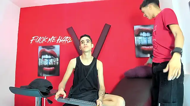 Snapshot of SKYN_MAN chatting on March 24, 1:43 am SKYN MAN online show from March 24, 1:43 am