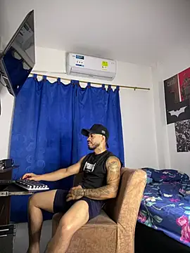 Snapshot of Kenny_romano chatting on March 10, 1:38 pm Kenny romano online show from March 10, 1:38 pm