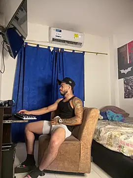 Snapshot of Kenny_romano chatting on March 18, 3:42 am Kenny romano online show from March 18, 3:42 am