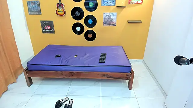 Snapshot of lilithevil32 chatting on March 21, 1:54 am lilithevil32 online show from March 21, 1:54 am