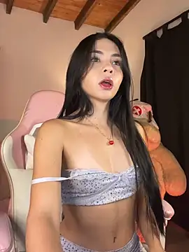 Snapshot of hi_kiittyy chatting on March 5, 10:44 am hi kiittyy online show from March 5, 10:44 am