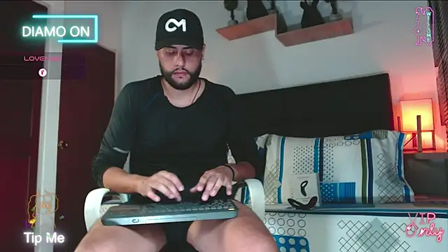 Snapshot of daniel_hunther chatting on March 16, 2:21 pm daniel hunther online show from March 16, 2:21 pm