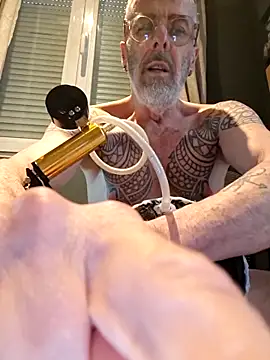 XXX666HEIL online show from May 7, 4:12 pm