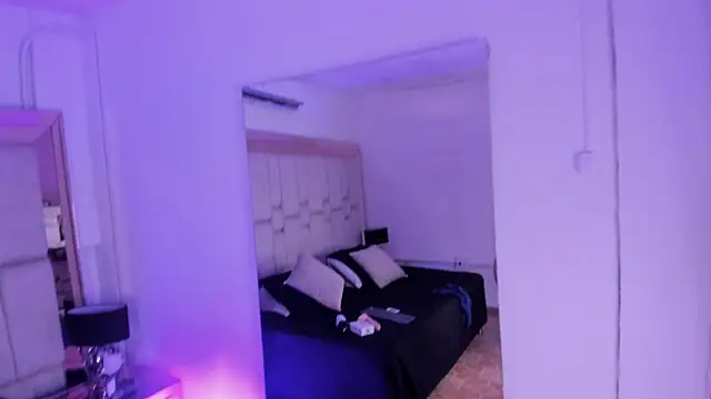 Snapshot of FoxxxyPink chatting on March 25, 7:53 pm FoxxxyPink online show from March 25, 7:53 pm