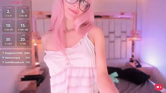Snapshot of FoxxxyPink chatting on June 11, 2:53 am FoxxxyPink online show from June 11, 2:53 am