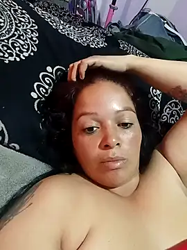 Snapshot of lizcata chatting on April 7, 2:06 pm lizcata online show from April 7, 2:06 pm