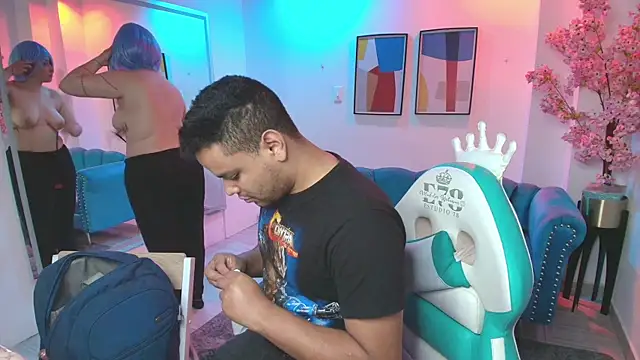 Snapshot of TarlyWho chatting on March 28, 3:39 am TarlyWho online show from March 28, 3:39 am