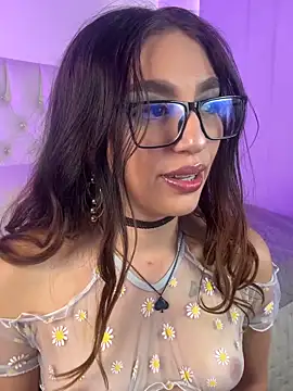 Snapshot of Ammy_Glow chatting on March 5, 3:52 pm Ammy Glow online show from March 5, 3:52 pm