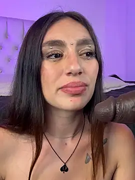 Snapshot of Ammy_Glow chatting on March 8, 2:04 am Ammy Glow online show from March 8, 2:04 am